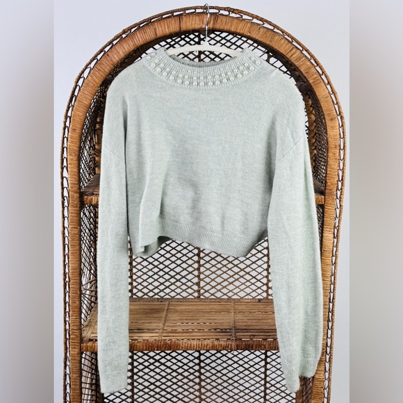 H&M Sweater Women XS Mint Green Faux Pearl Beaded Neck Crop Long Sleeve - Picture 2 of 4